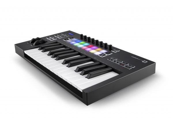 LaunchKey25 3quart right HR