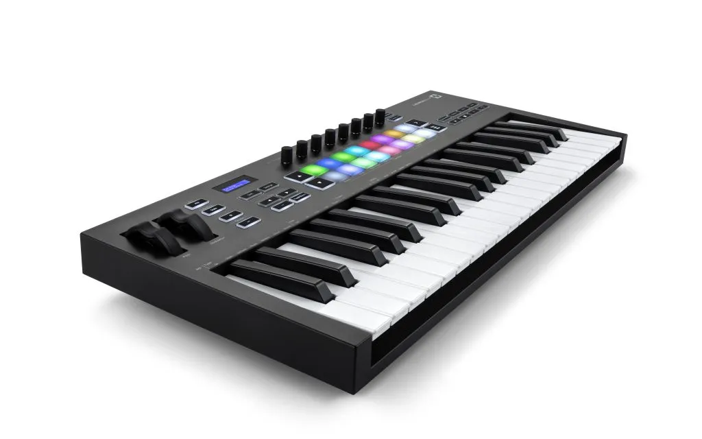 LaunchKey37 3quart left HR