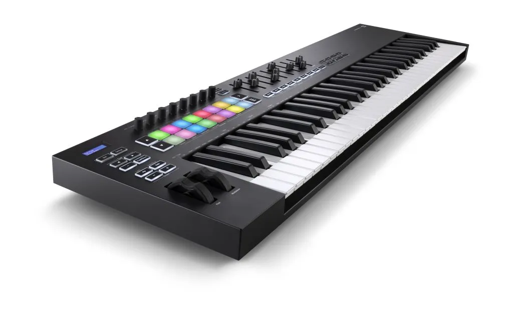 LaunchKey61 3quart left HR