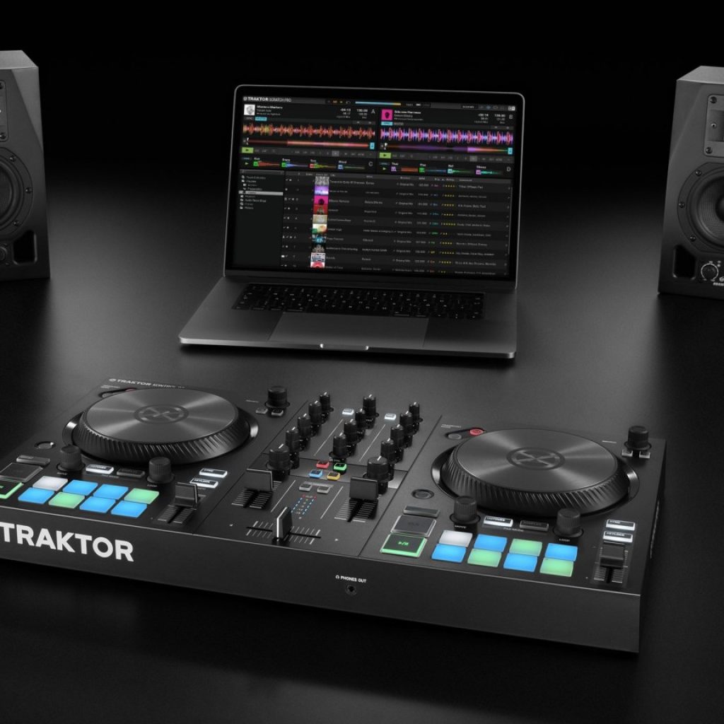 img ce gallery traktor kontrol s2 mk3 overview 04 image gallery 16 f9b5f8b5896f0a2122bb03f7d1f9513a d@2x