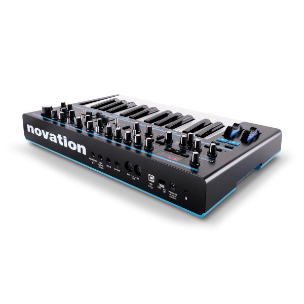 bass station II rear elevated 3quart 2400 2400  55183