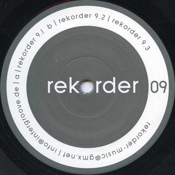 R 993324 1408097414 2925